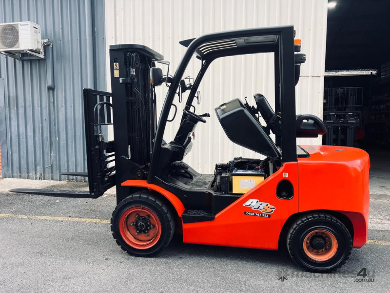 Used 3000kg Diesel Forklift
